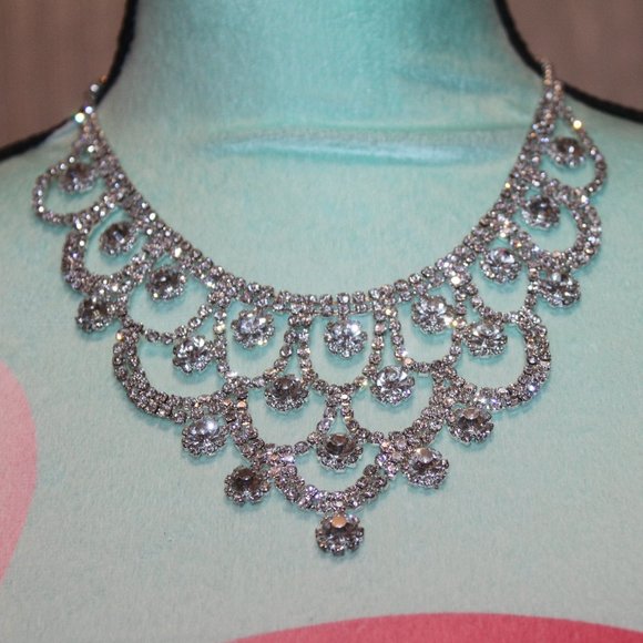 Clear Crystals & Clear Rhinestone Scallop Necklace - Picture 2 of 2